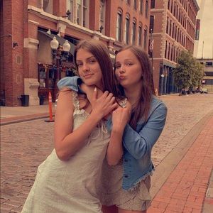 Meet your Posher, Ella